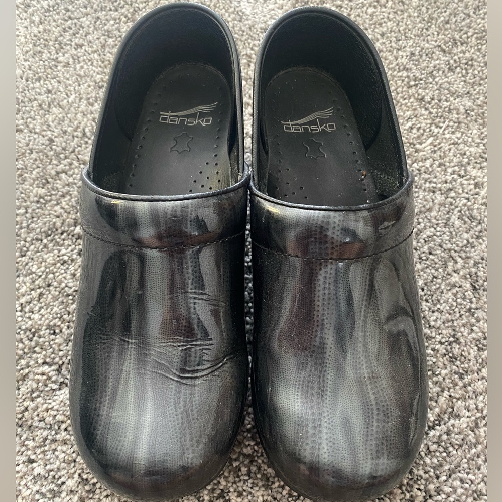 Grey/black dansko medical nurse shoes
